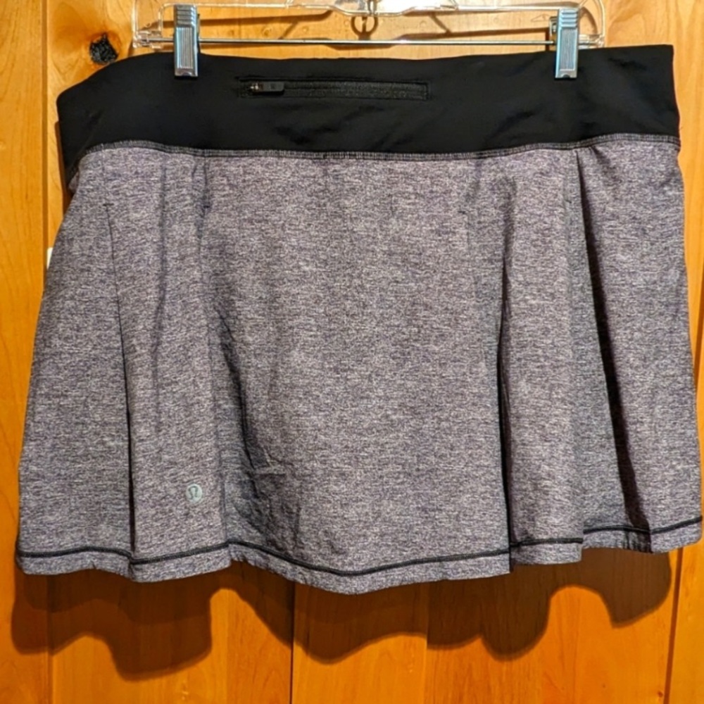 Lululemon NWT Pace Rival Mid Rise Skirt Long, Plus Size 16, Black/Gray